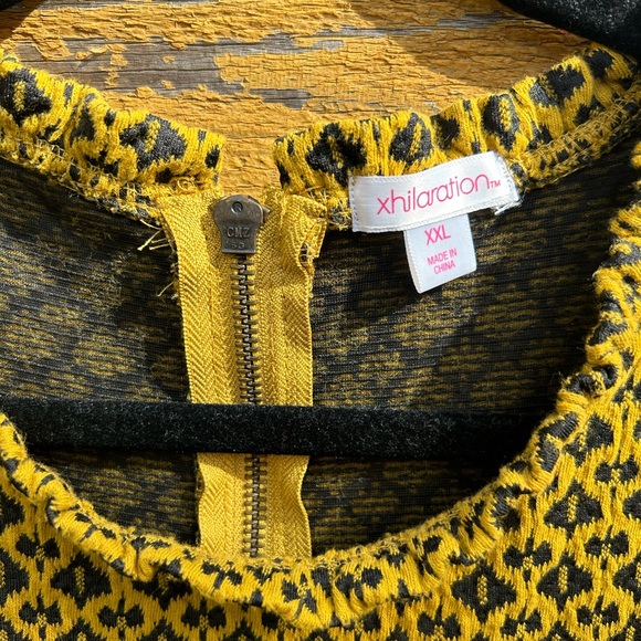 Sz-XXL-Xhiliration brand sleeveless black & gold dress. Whole dress has stretch. - Picture 5 of 6